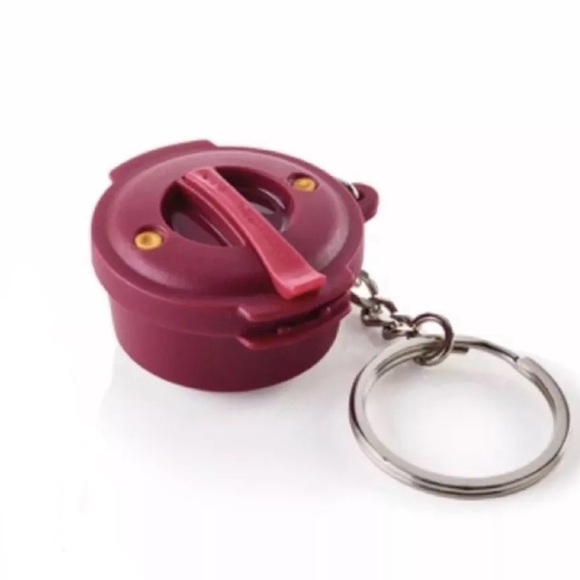 TUPPERWARE KEYCHAIN - Picture 3 of 6